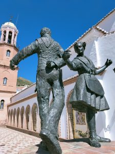 Statue celebrating the Cómpeta fandango